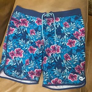 Vineyard Vines Hibicus  Swim Trunks size 36